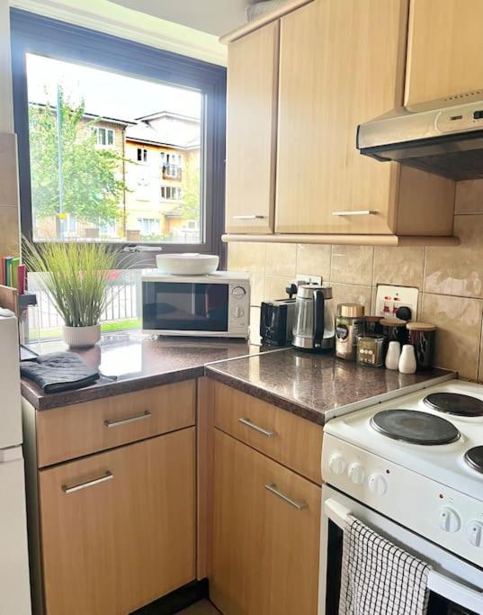 Gorgeous Flat 10 Min Walk To Stadium Free Parking Londres Exterior foto